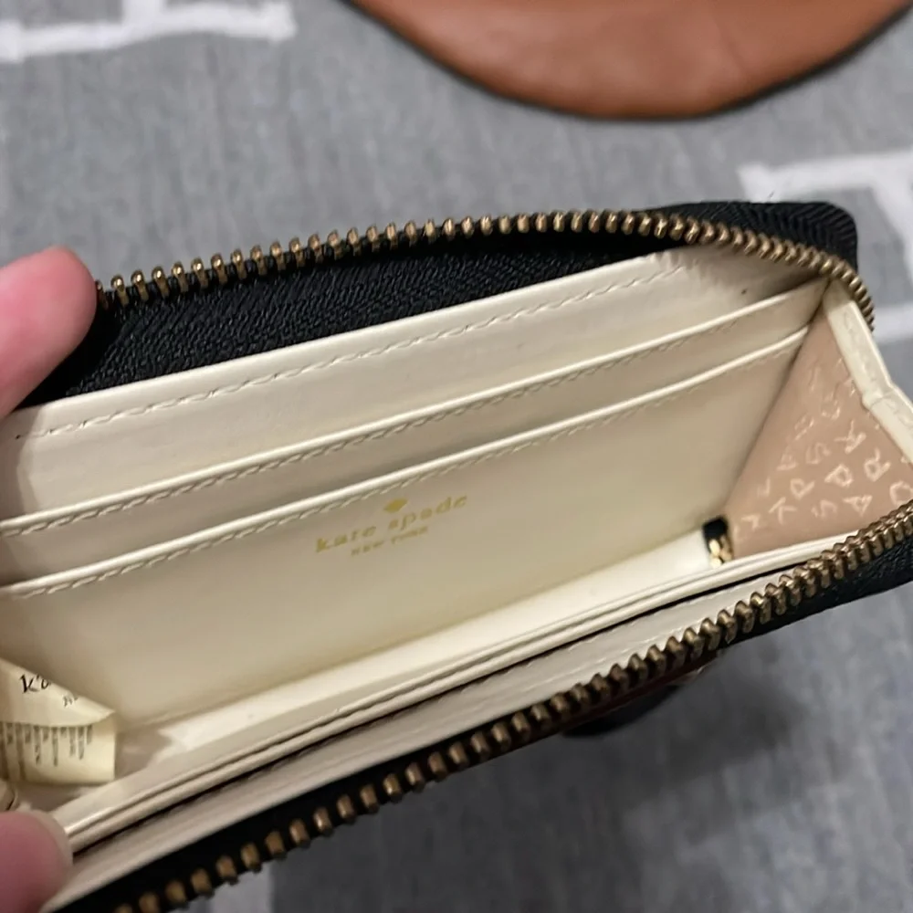 💙💖 Kate Spade Black Patent Leather Wristlet‎